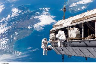 NASA Shuttle Mission STS-116, S116-E-05983 (12 Dec. 2006) 